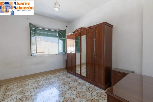 Casa con gran solar — 23