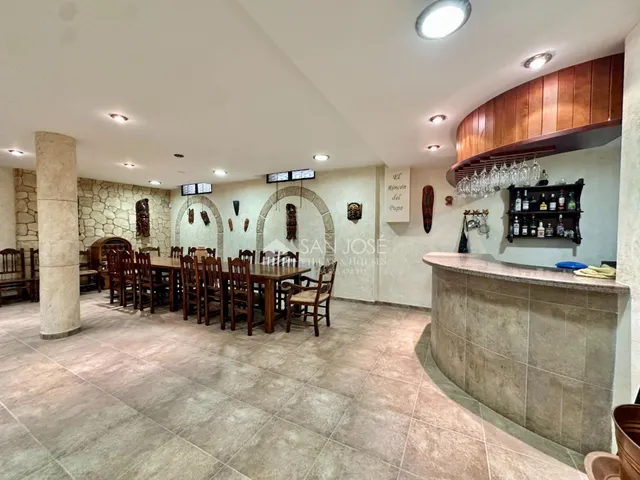 SE VENDE CASA EN MUY BUEN ESTADO EN EL CENTRO DE ASPE — 29