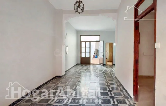 ¡Vistas a las montañas! Casa amplia y luminosa para reformar con patio y gran terraza — 3