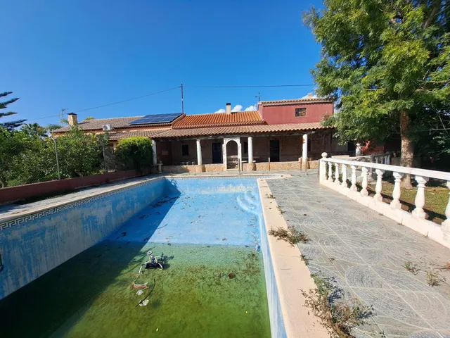 FINCA RURAL CON 4 VIVIENDAS Y NAVE — 26