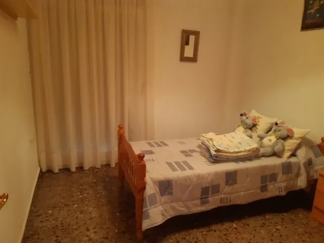Casa vallada en la ciudad — 50
