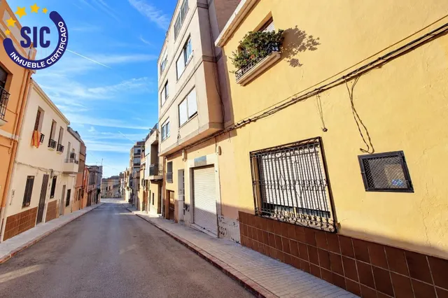 Espacio y comodidad en el centro de Almenara — 40