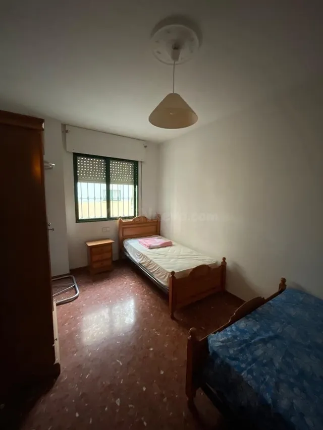 Excelente piso en el centro de Cabra - foto 3