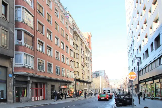 Se vende Parcela de Garaje en zona Zabalburu para coche gran