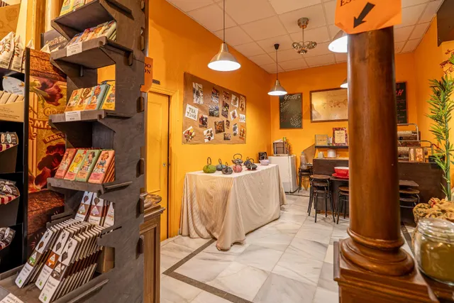 SE TRASPASA TIENDA ESPECIALIZADA EN TÉ, CAFÉ Y CHOCOLATE — 26
