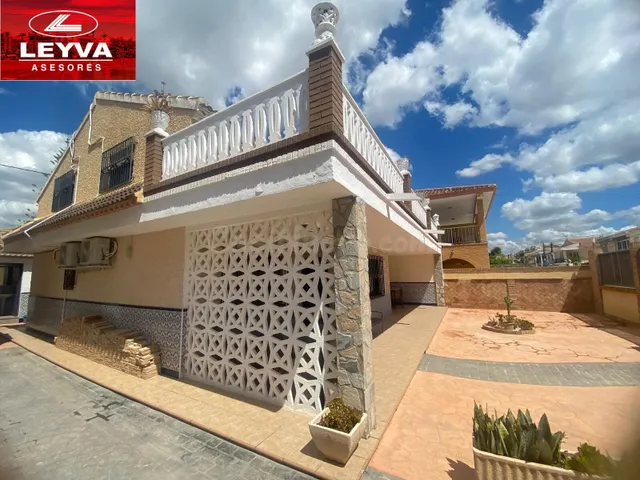 CHALET INDEPENDIENTE EN VENTA EN BAHIA