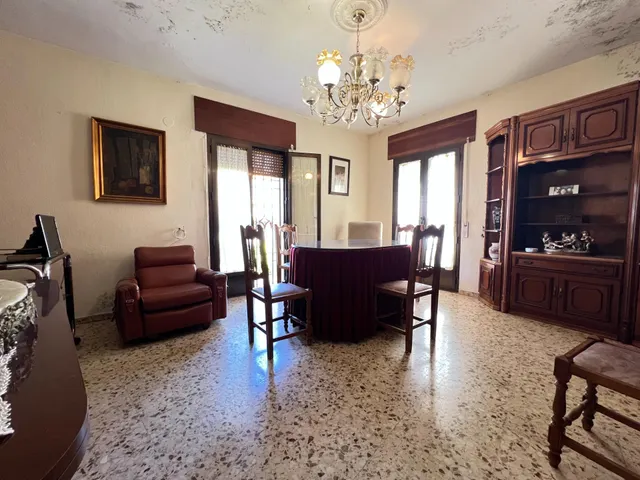 Gran casa con garaje y Local en Plaza Santa Marina — 9
