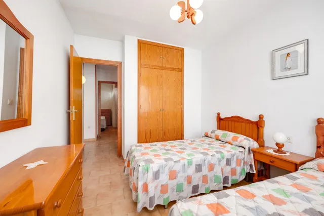 Bungalow de 3 dormitorios con piscina comunitaria en la playa de Los Locos — 29