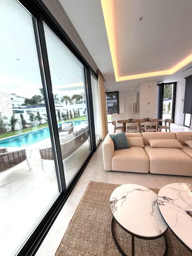 Chalet 5 habitaciones 302m² en venta - Costa Del Sol — 7