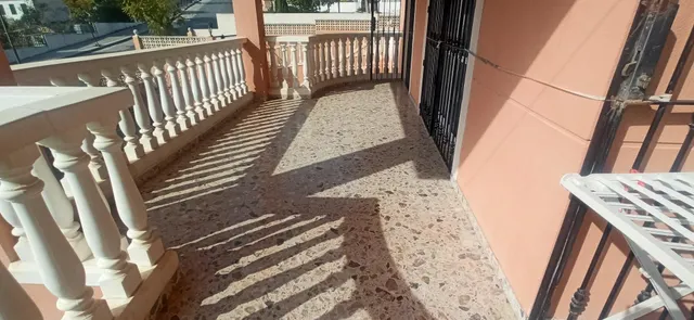 CHALET INDEPENDIENTE CON PARCELA URBANA. IDEAL INVERSORES. — 25