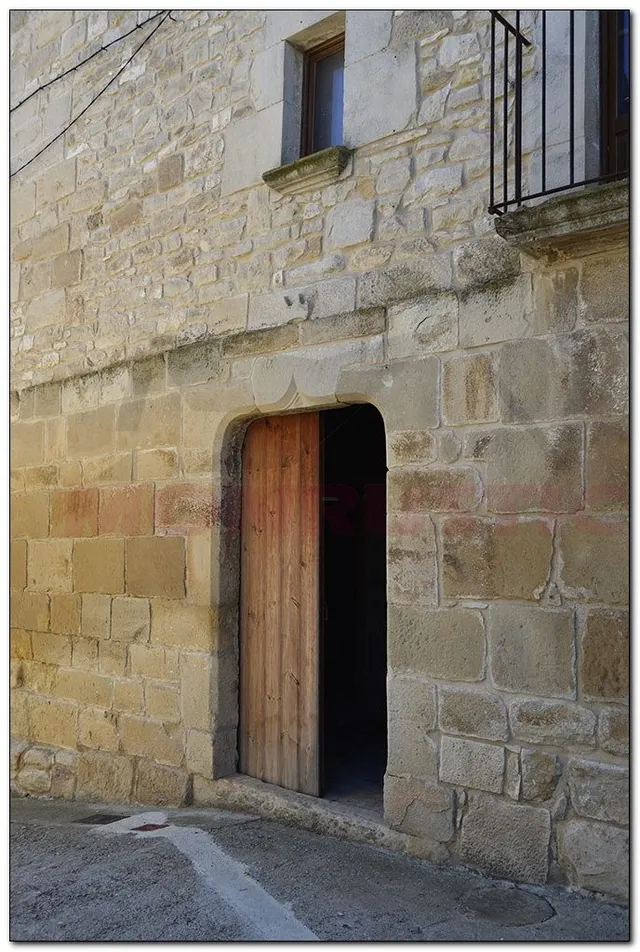 CASA DE PIEDRA ESQUINERA DE 257 M2 PRCTICAMNTE REFORMADA DE PIEDRA, 3 DORMITORIOS SUITES. — 14