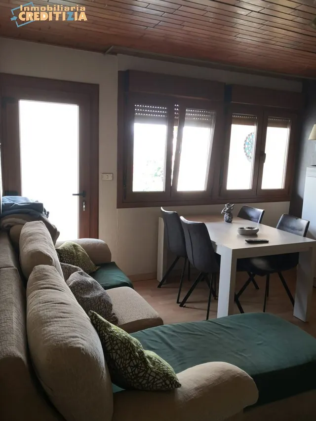 CASA CON TERRAZA Y PISO — 10