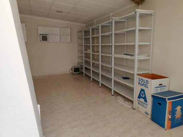 OFICINA EN CARRETAS. ACONDICIONADA. — 5