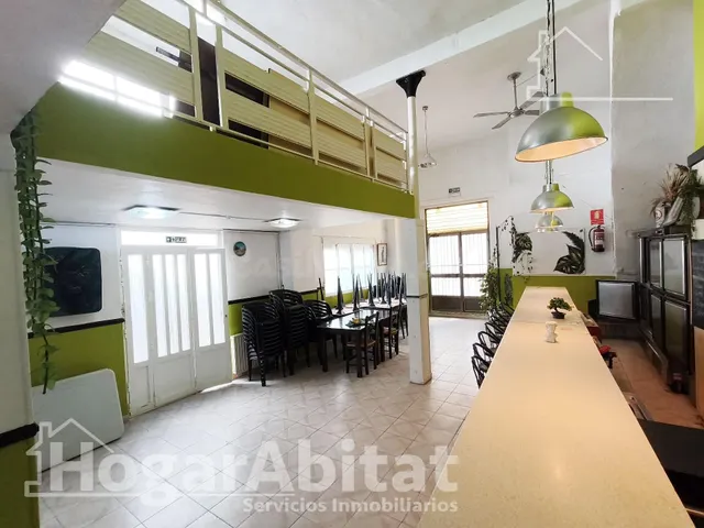 ¡PERFECTO PARA INVERTIR! CASA LUMINOSA Y ESQUINERA, CON LOCA - foto 3