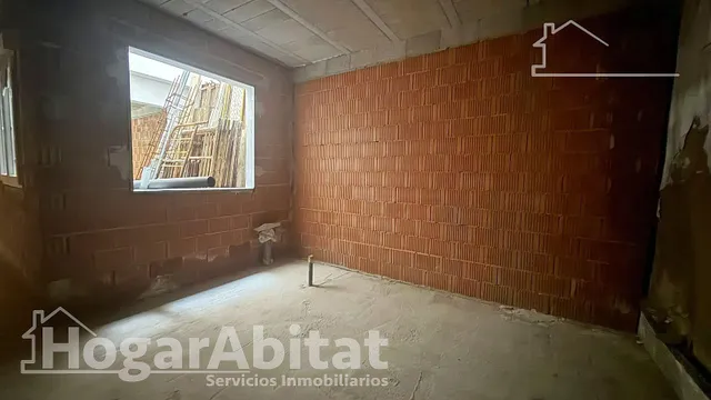 ¡Reformada a estrenar! Casa amplia y luminosa con balcón y gran terraza de buenas vistas — 8