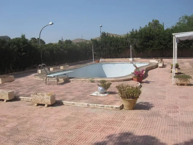 CHALET EN LAS SALINETAS CERCA DEL CLOT DE LA SAL — 6