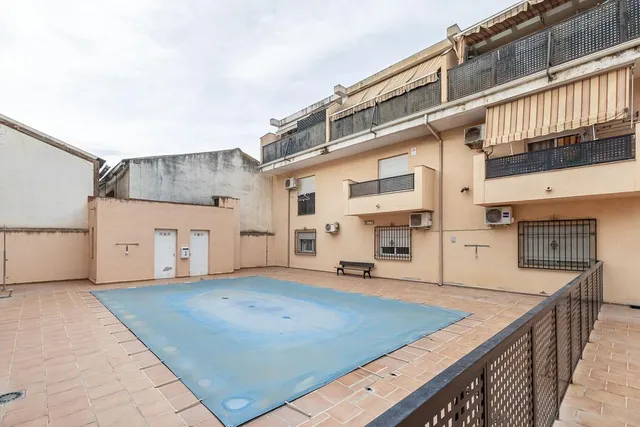 Piso en urbanización con piscina en Las Gabias — 23
