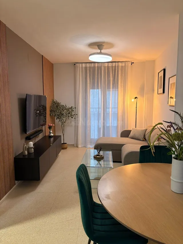 APARTAMENTO REFORMADO CON GARAJE