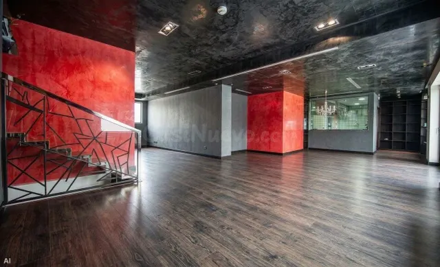 Gran Local Comercial de 308 m2 en Chaflán en El Rodeo – Múltiples Usos — 3