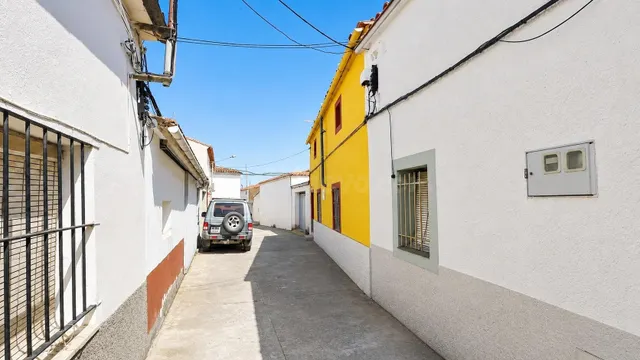 Una casa para volver al pueblo, disfrutar del verano y crear - foto 2