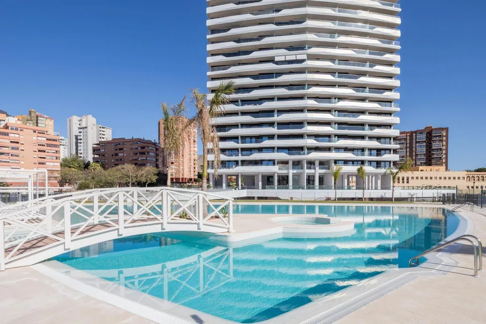 Apartamento de 2 dormitorios listo para entrar a vivir en Playa de Poniente(Benidorm)
