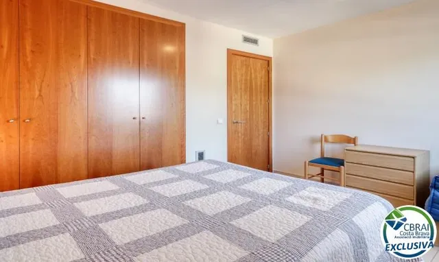 Apartamento de alto standing en Roses a 50 m del mar — 18