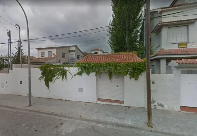 SE VENDE CHALET INDEPENDIENTE EN SANT PERE DE RIBES, ZONA CE