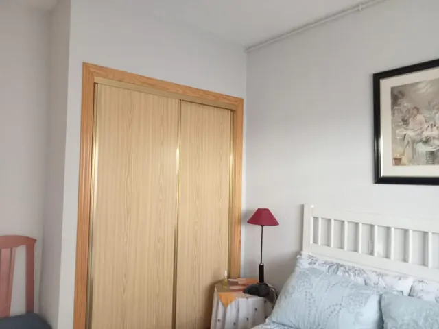 Chalet independiente de una planta con solárium, trastero y jardín consolidado — 14