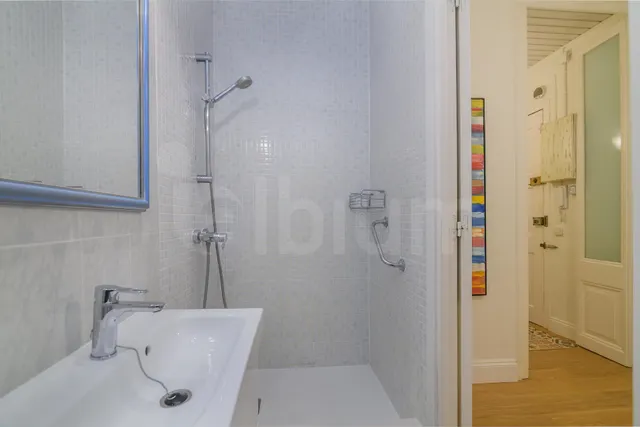 Vivienda con balcón y ascensor en pleno corazón del Gòtic — 47