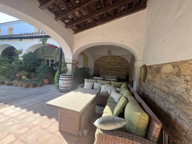 PRECIOSO LOFT SITUADO EN ANTIGUA BODEGA EN EL CENTRO DE JEREZ — 40