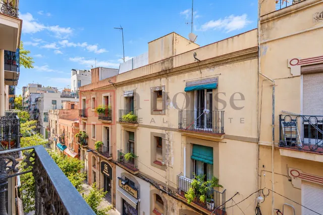 Piso listo para entrar a vivir con balcón y doble orientación en el poblenou — 18