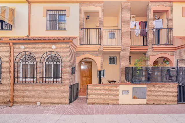 OPORTUNIDAD EN VENTA DE CASA ADOSADA DE 3 DORMITORIOS EN VEGAS DEL GENIL — 29