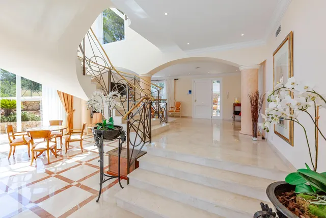 Impresionante villa de estilo mediterraneo con acceso directo al mar en Torrenova — 17