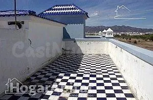MUY ACOGEDOR, EN RESIDENCIAL CON TERRAZA, PISCINA Y GARAJE
