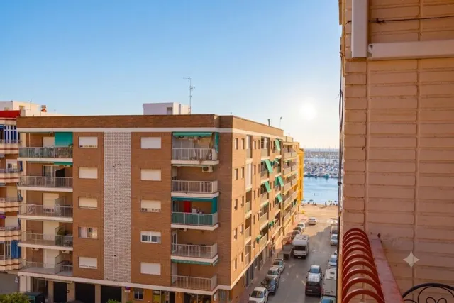 Ático reformado en venta en Torrevieja a 100 metros de la playa del acequión, con 3 dormitorios y 2 terrazas — 8