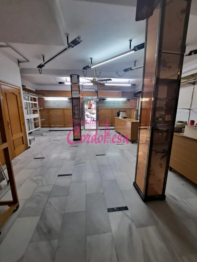 LOCAL COMERCIAL EN LA FUENSANTA — 6