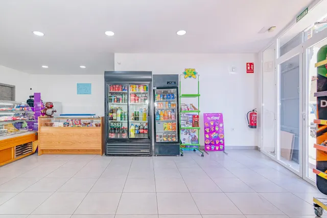 Un mostrador, un oficio, un local o un piso que puede ser tu - foto 4