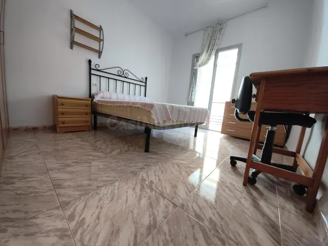 Última habitación libre para chica estudiante — 4