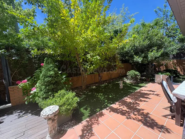 Magnífico Bajo con Jardín Privado Piscina y Pádel - foto 4