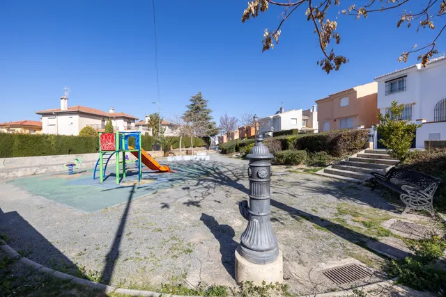 Local de 130 m2, diafano en Gojar, cerca del centro, en zona residencial con mucho paso de vehiculos — 20