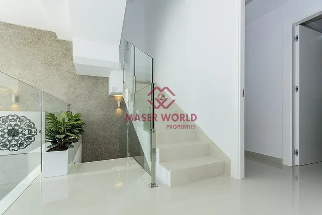 VILLA DE OBRA NUEVA EN PLAYA HONDA — 27