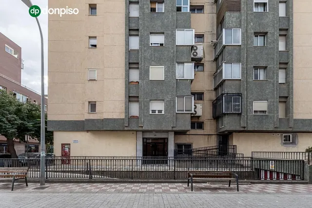 Piso reformado junto a estadio de la juventud — 30