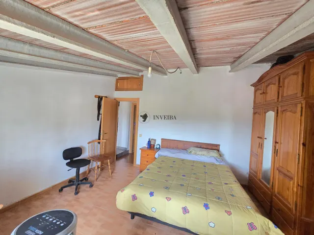casa rodeada de zona verde — 28
