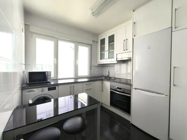 Vivienda 94 m2 reformada minimalista en venta en el centro de Oviedo — 3