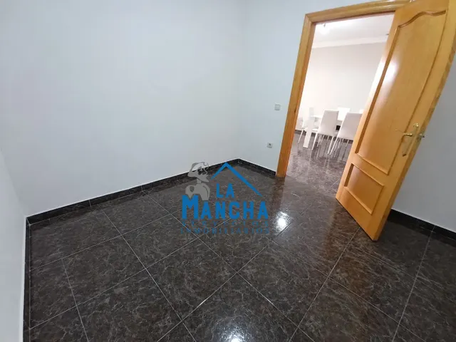 *130.000€* .INMOBILIARIA LA MANCHA VENDE CASA EN LA GINETA-ALBACETE. — 32