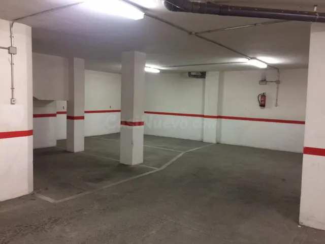VENTA PLAZA DE GARAJE EN PLAZA DE ESPAÑA. — 2