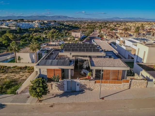 Excepcional Chalet ecológico de lujo en Benijófar: una obra  - foto 5
