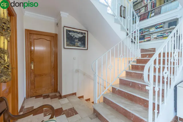 ESPECTACULAR CASA CON PISCINA EN LAS GABIAS — 25