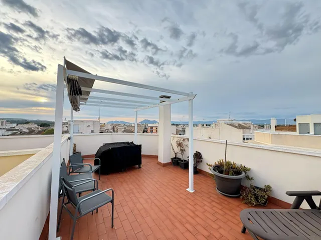 Apartamento luminoso y espacioso en la acogedora Formentera. Cerca de colegios y comercios, a 10 min a pie de Benijófar, a 3,5 km del La Marquesa Golf, y a solo 11 km de las playas de Guardamar. — 34