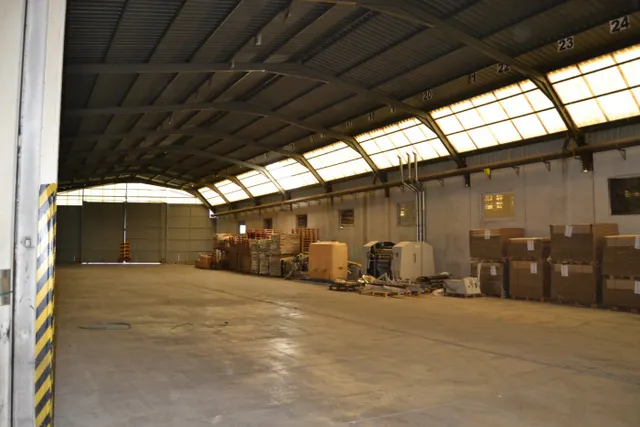 NAVE EN ALQUILER EN POLÍGONO INDUSTRIAL CEUTÍ - foto 3